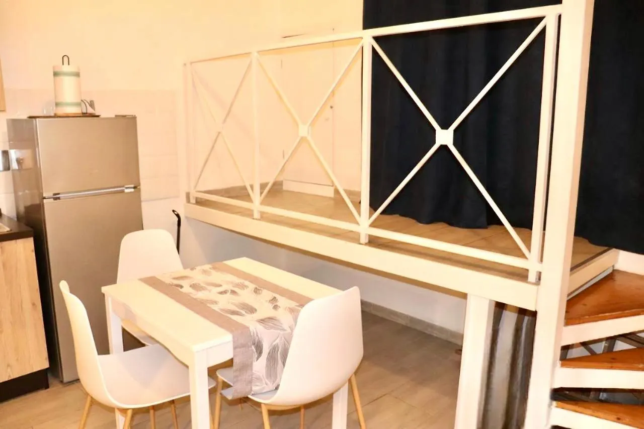 Cozy Holiday Home 200Mt From Metro C