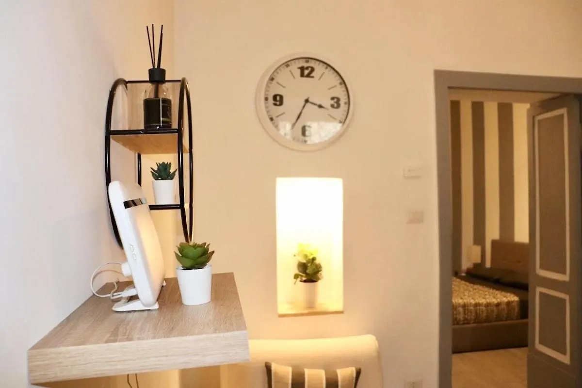 Apartment Cozy Holiday Home 200Mt From Metro C Italy