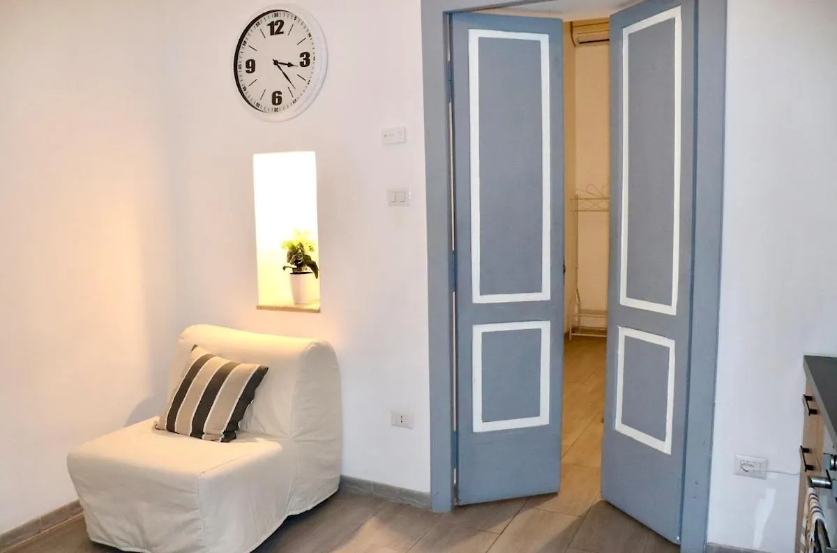 Apartment Cozy Holiday Home 200Mt From Metro C