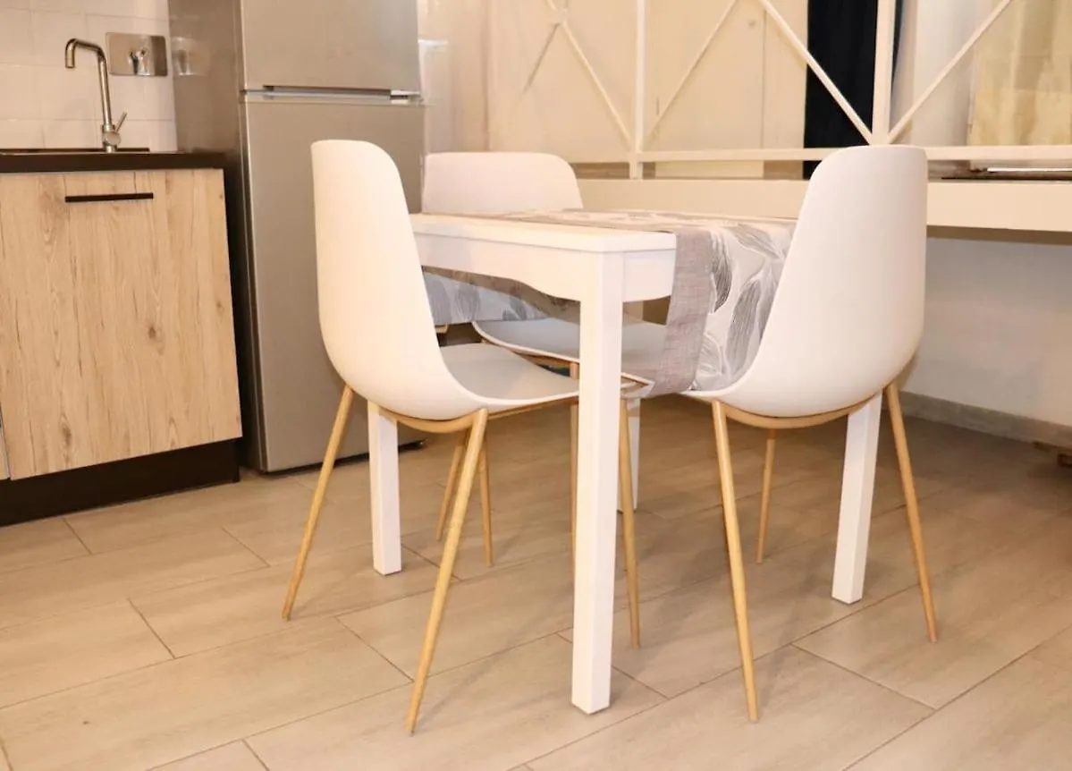 Cozy Holiday Home 200Mt From Metro C Apartment Rome