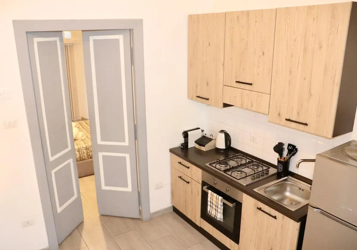 Apartment Cozy Holiday Home 200Mt From Metro C Italy