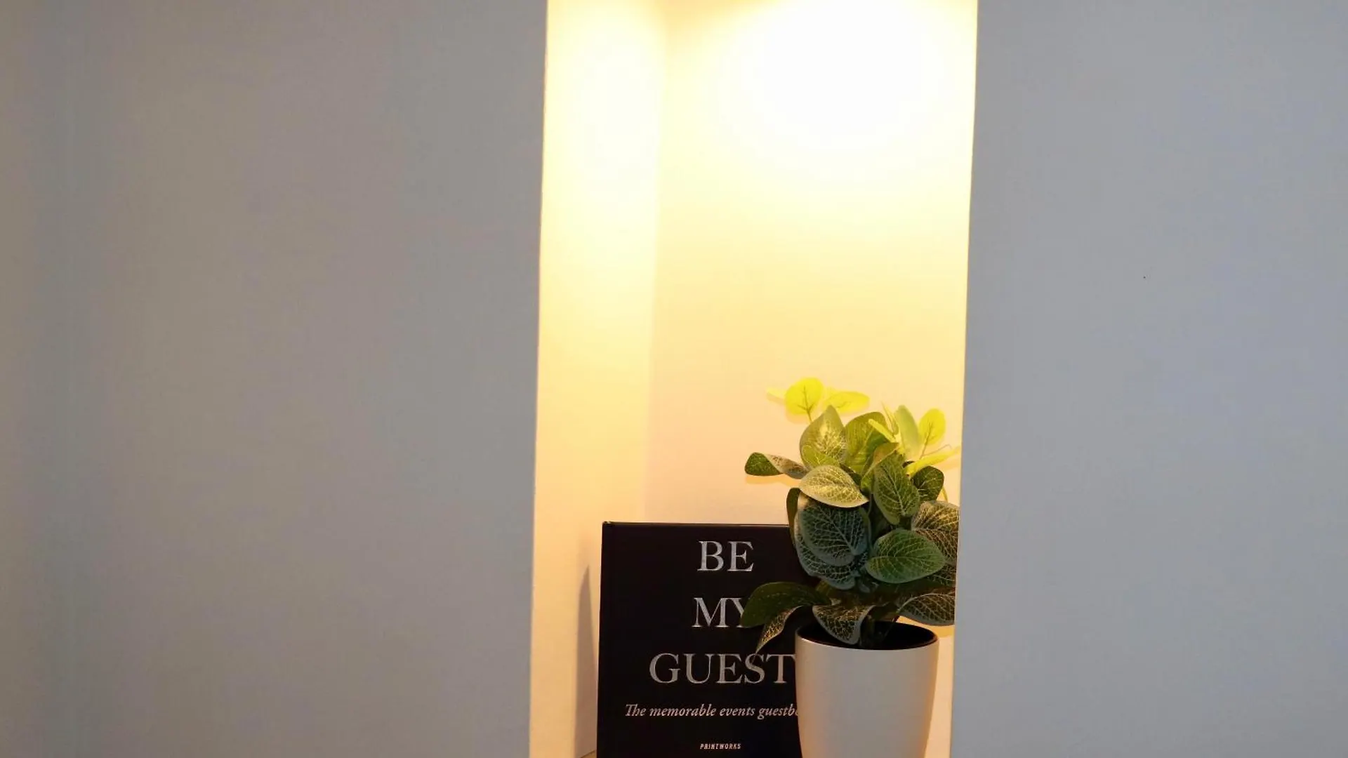 Apartment Cozy Holiday Home 200Mt From Metro C